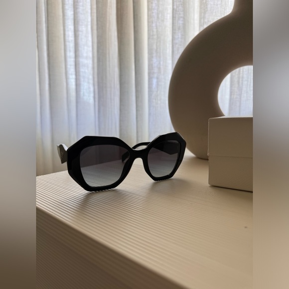 Prada Sunglasses - Picture 5 of 6